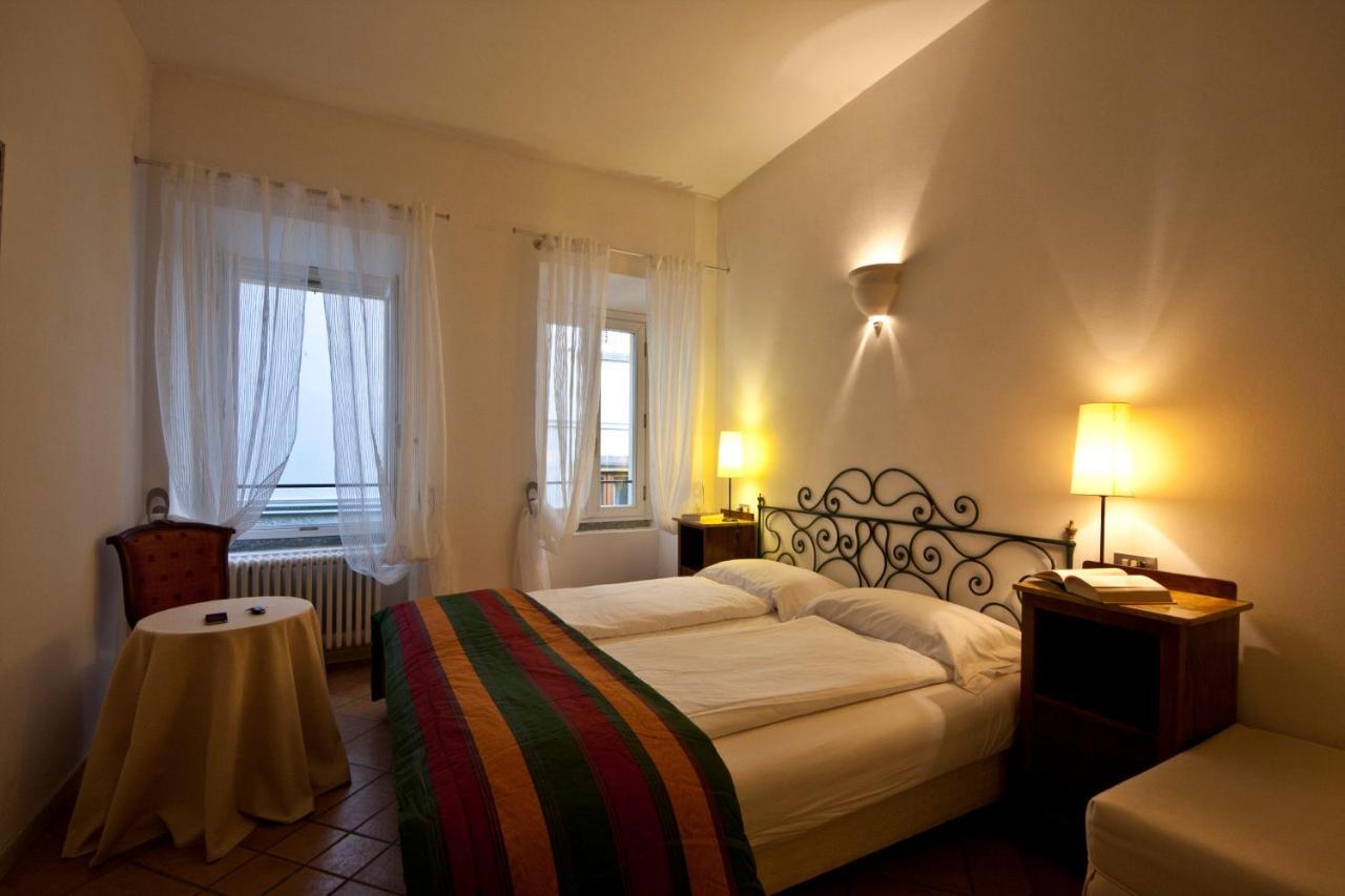 Albergo Milano Варенна Номер фото